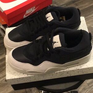 Jordan Men's Black and White Low-Top Sneakers